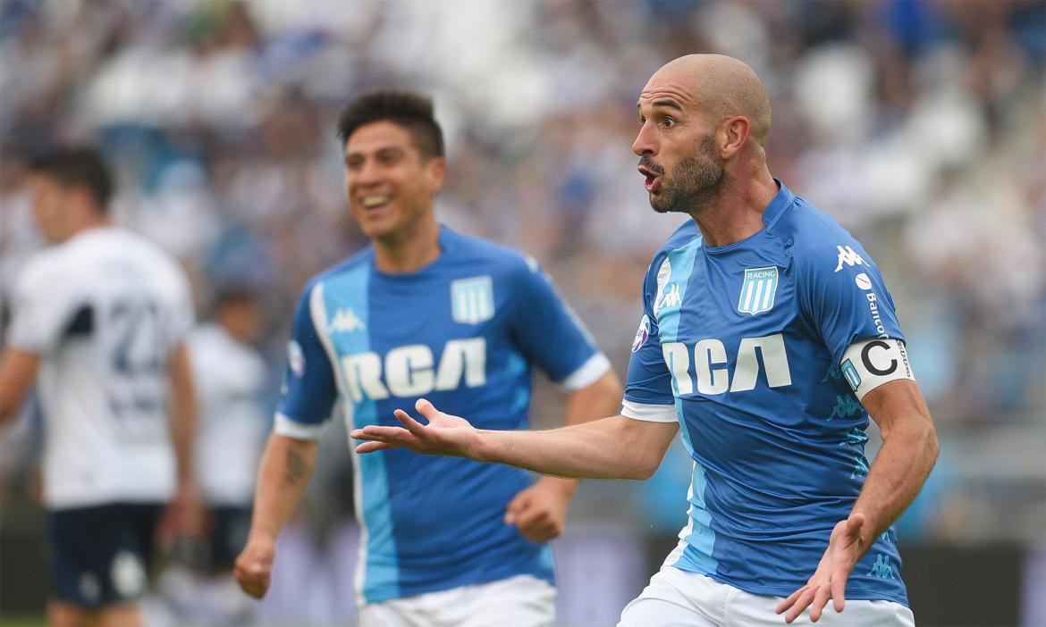 Racing goleó a Gimnasia y se afirma en la punta de la Superliga, NA