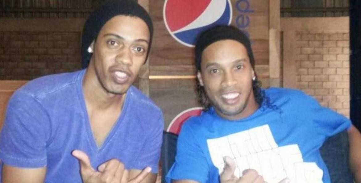 DOBLE DE RONALDINHO 