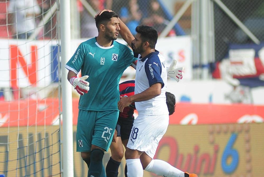 Atajada de Campaña sobre Blandi en San Lorenzo - Independiente