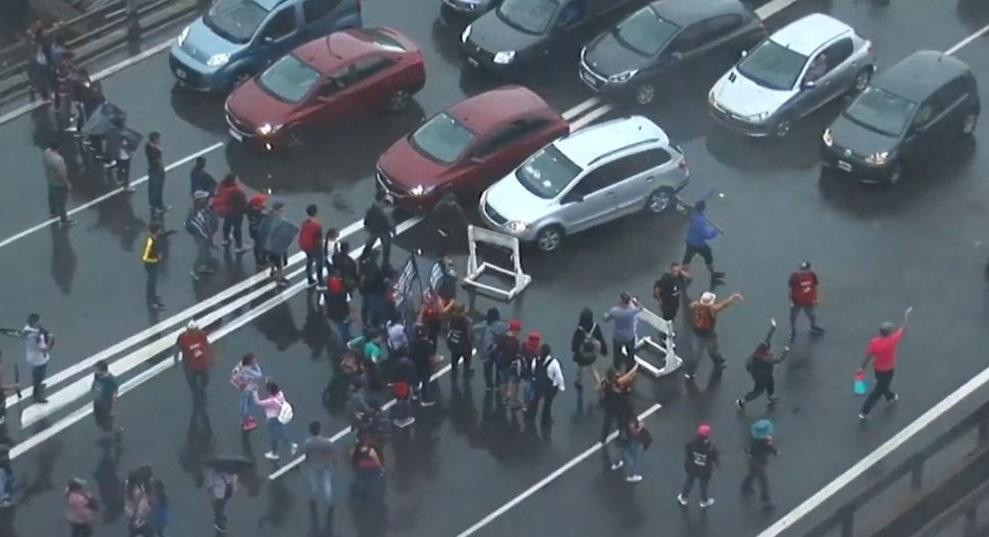 Autopista 25 de Mayo - Protestas y cortes