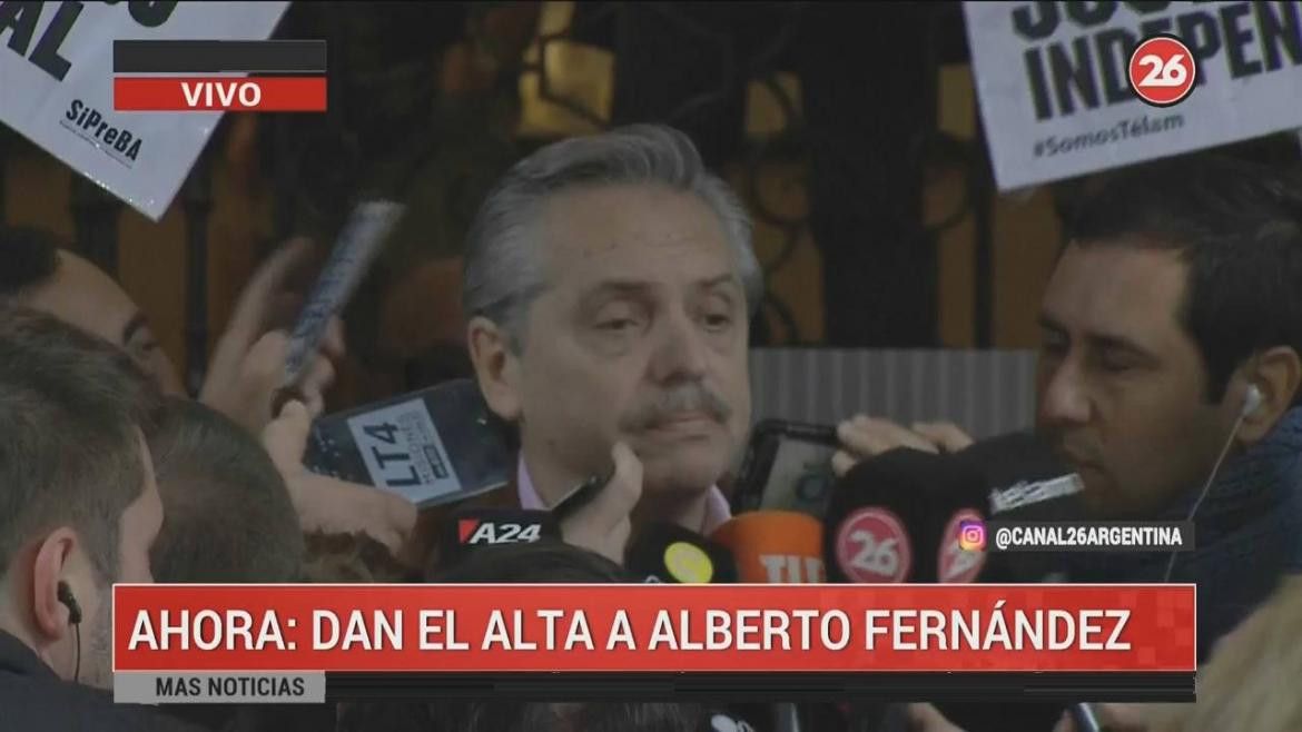 Alberto Fernández recibió el alta y dejó el Sanatorio Otamendi (Canal 26)