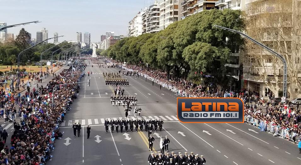 Desfile Patrio - Radio Latina
