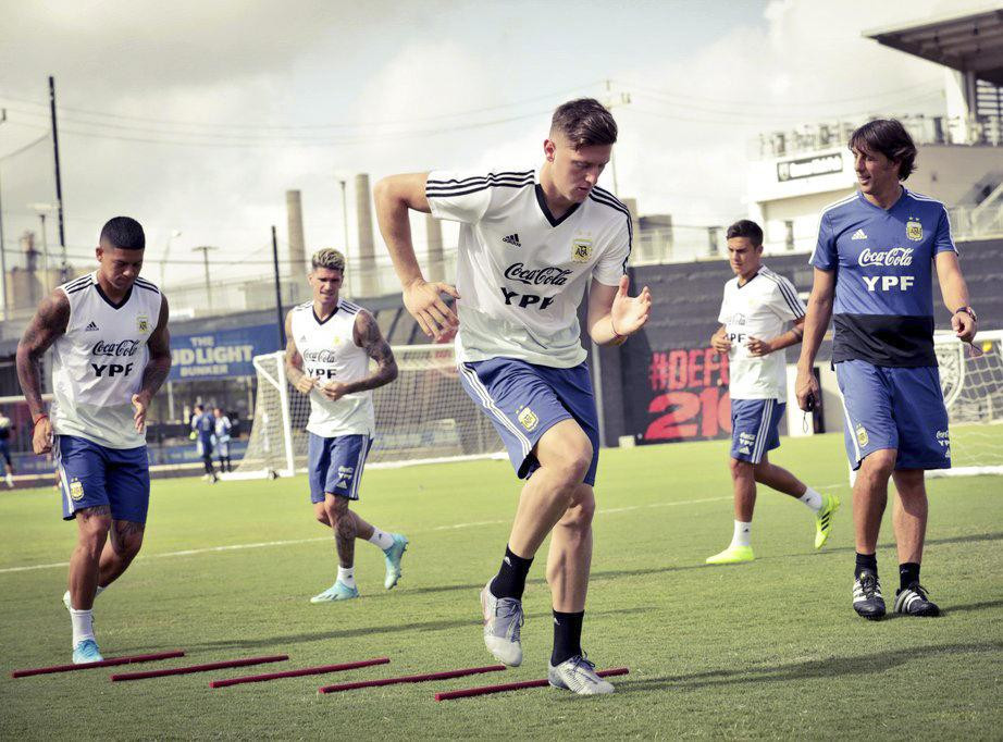 Selección Argentina, entrenamientos, Agencia NA