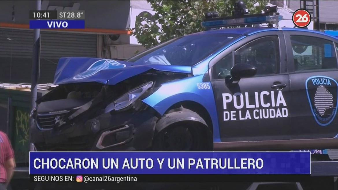 Persecución y choque entre un auto y un patrullero en Balvaenra: cuatro heridos, Canal 26