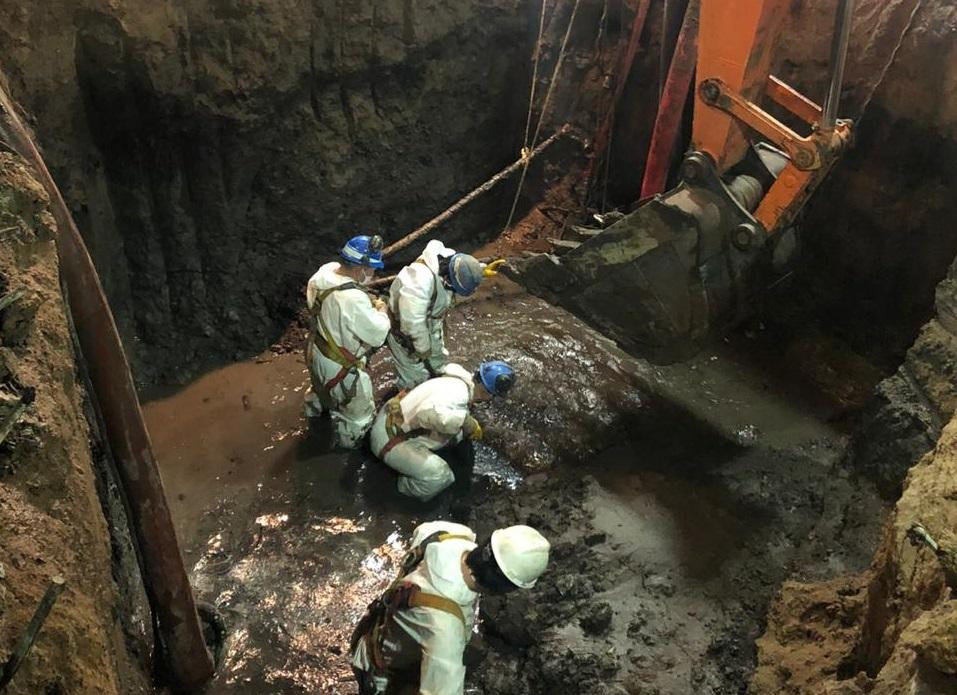Malena Galmarini estuvo presente en la obra de reparación de grandes conductos que aysa realiza en Pacheco,Tigre.