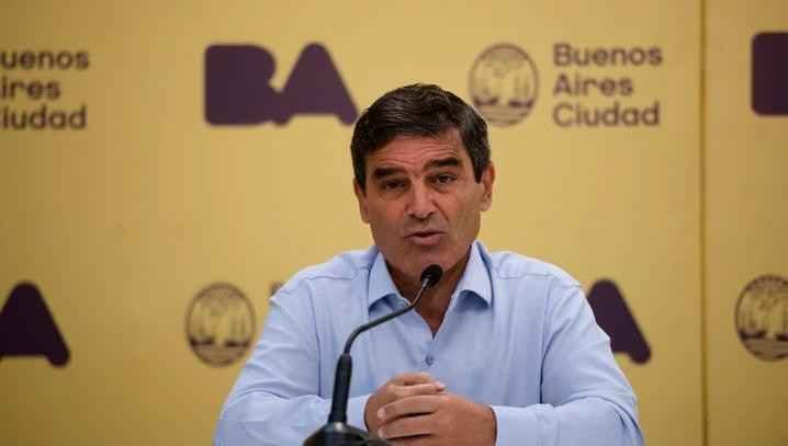 Fernán Quirós, ministro de Salud de la Ciudad