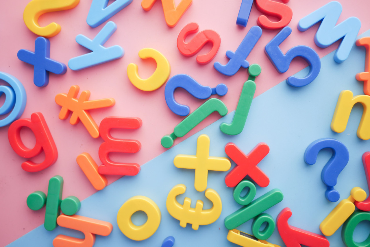 Letras, lenguaje, comunicación. Unsplash