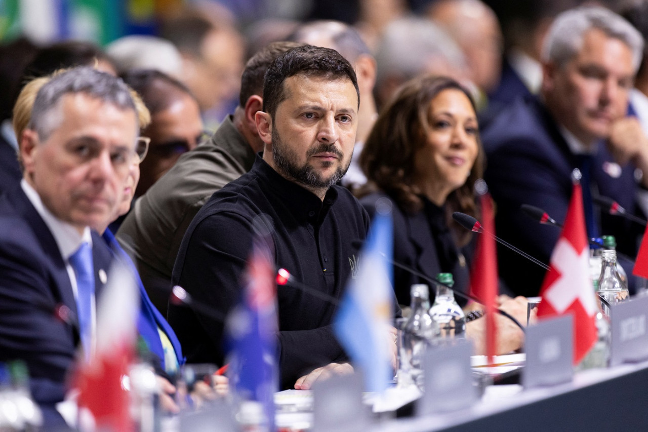 Volodimir Zelenski en la Cumbre por la Paz en Ucrania. Foto: Reuters