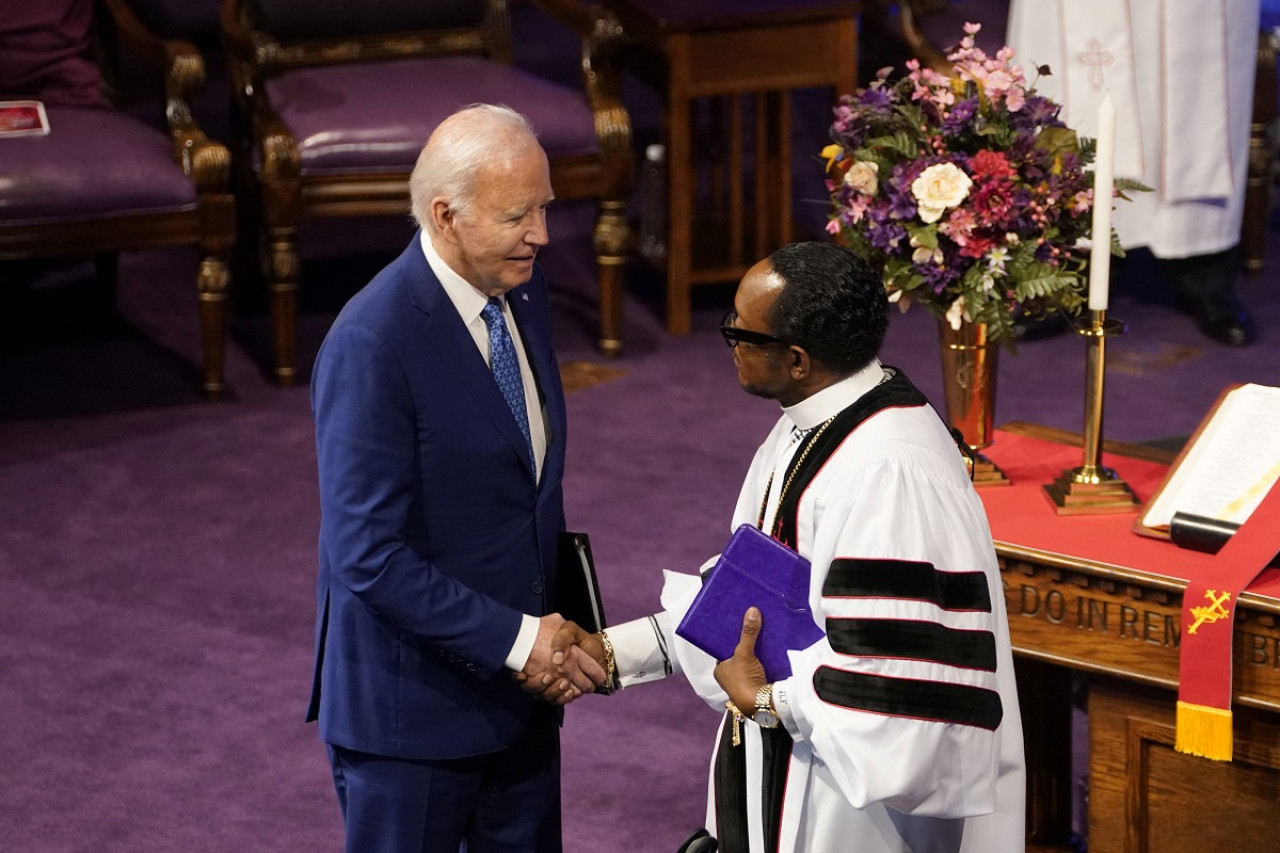 Joe Biden en la iglesia Mount Airy de Philadelphia. Foto: Reuters.