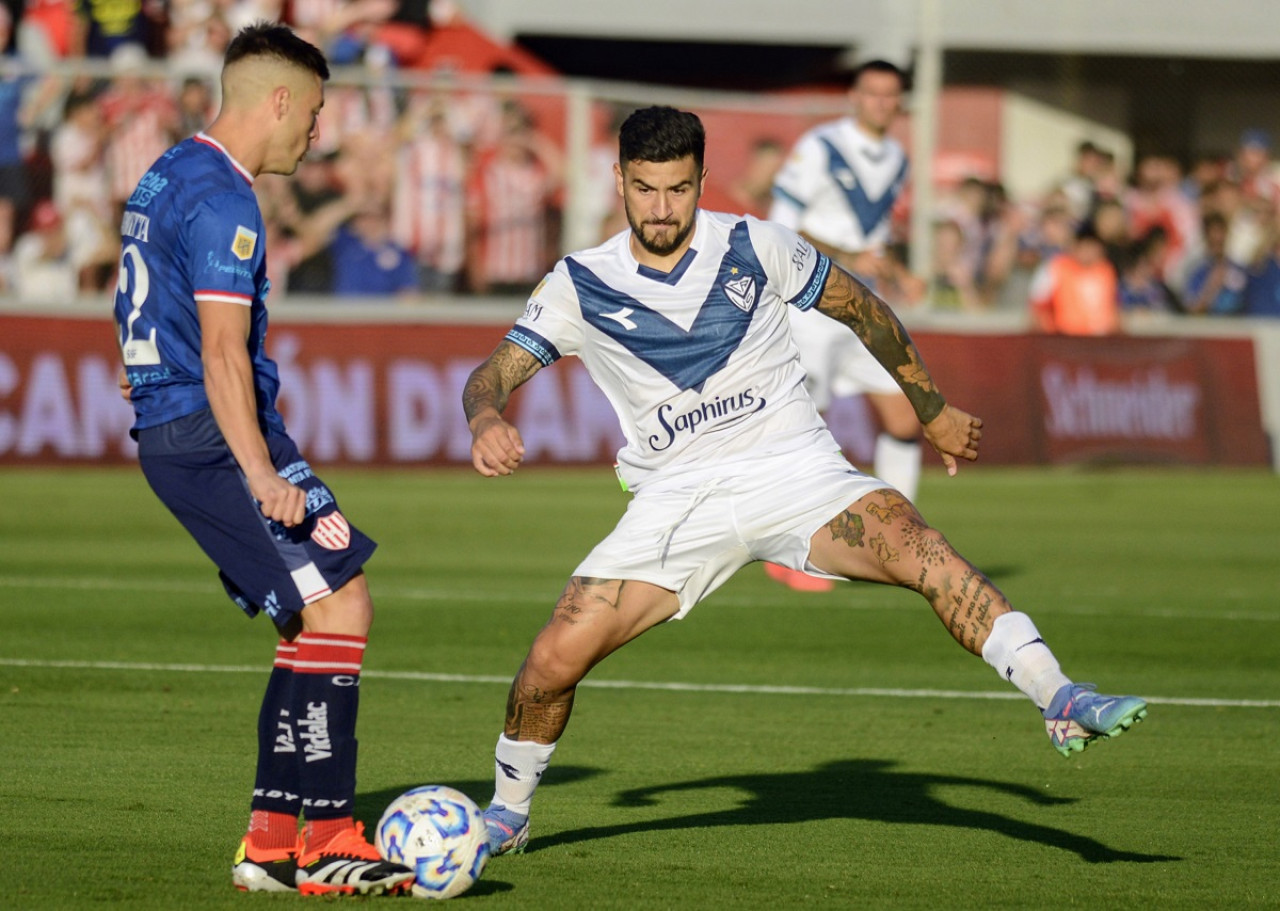 Vélez Sarsfield perdió ante Unión de Santa Fe y puso en peligro el título. Foto: X @AFA.