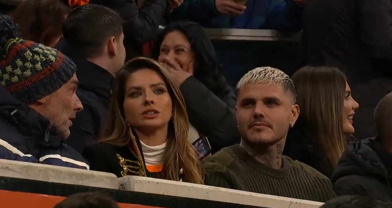 Mauro Icardi y la China Suárez en el clásico entre Galatasaray y Fenerbahçe. Foto: captura SportsCenter.