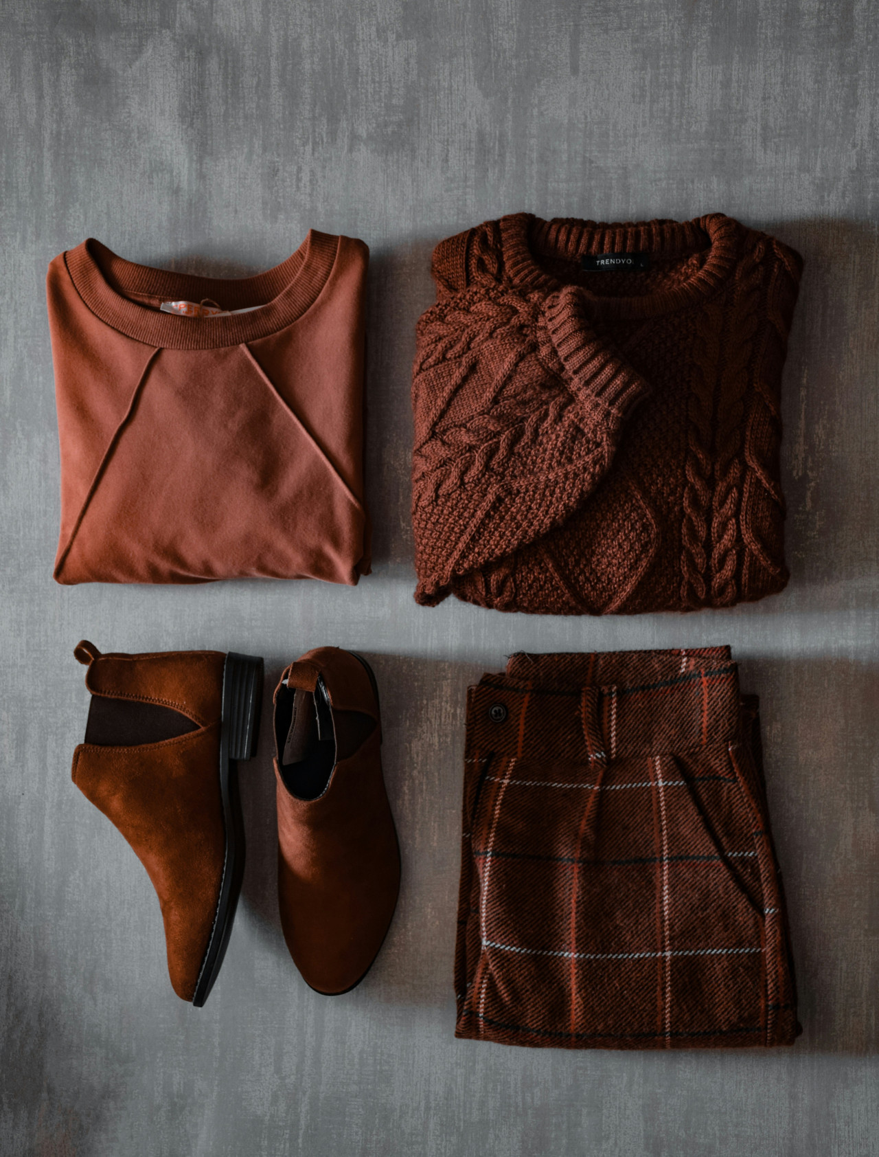 Moda, ropa marrón. Fuente: Unsplash