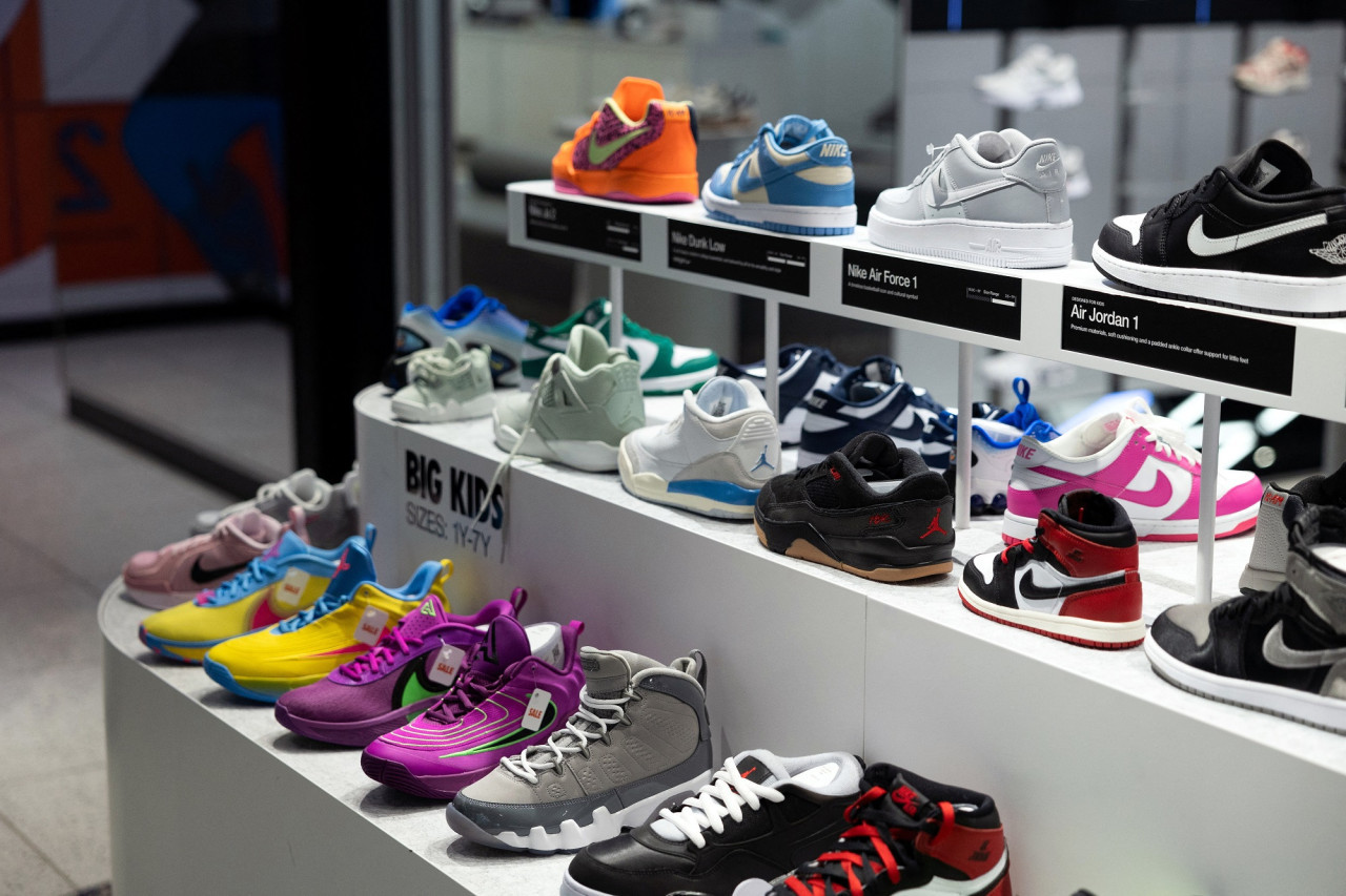 Zapatillas, outlet, shopping. Foto: Reuters/Rachel Wisniewski