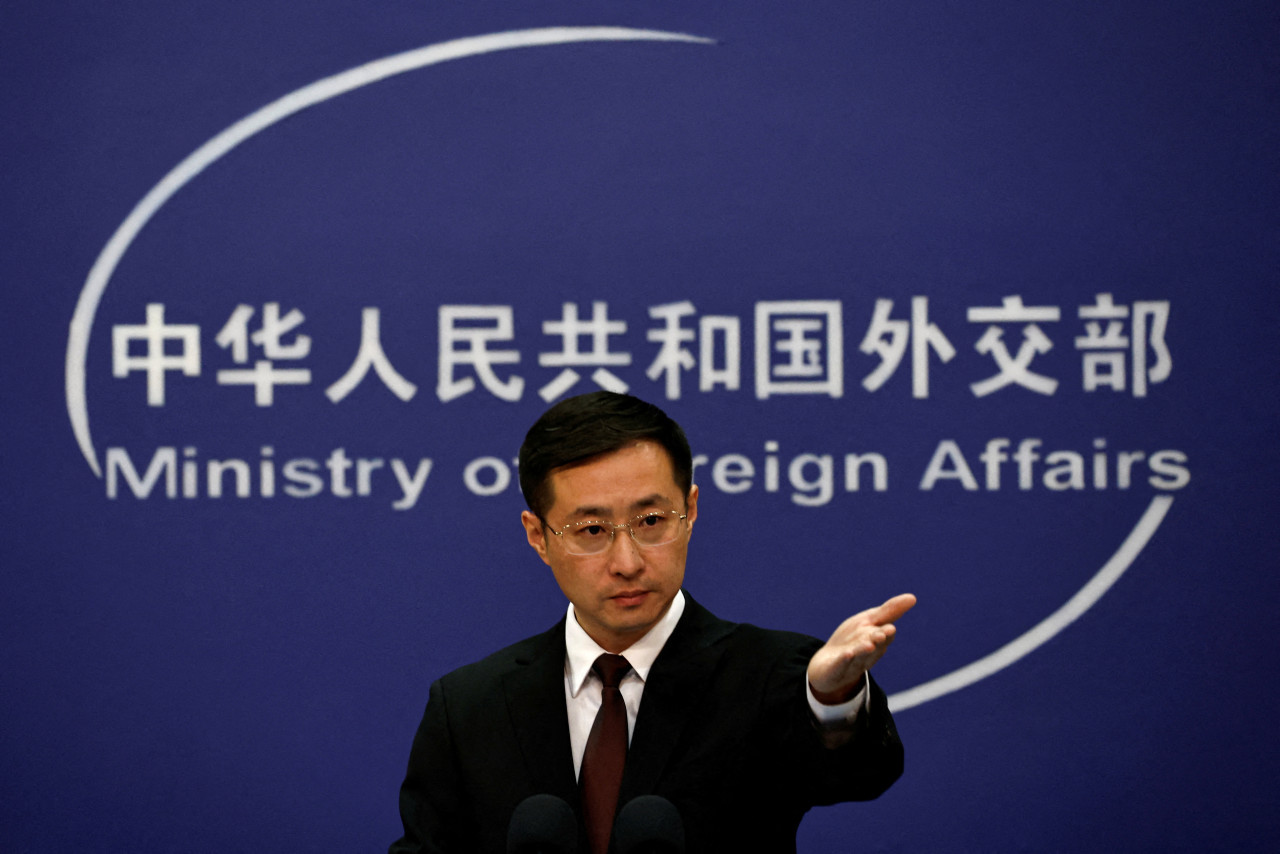 Lin Jian, portavoz del Ministerio de Exteriores de China. Foto: REUTERS/Tingshu Wang.