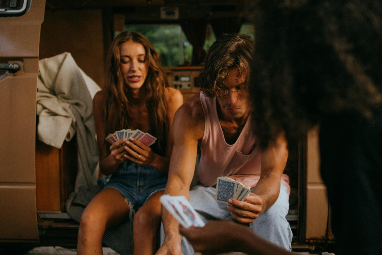 Juego de cartas. Foto: Pexels.