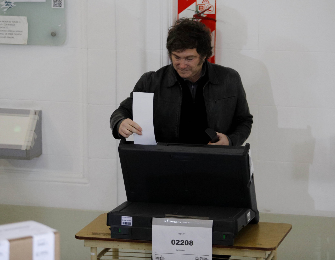 Javier Milei votó en la sede de la UTN del barrio de Almagro. Foto: DANIEL VIDES/NA.